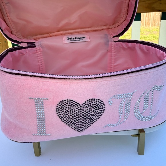 Juicy Couture Pink Velvet Cosmetic Bag-New - Picture 5 of 8